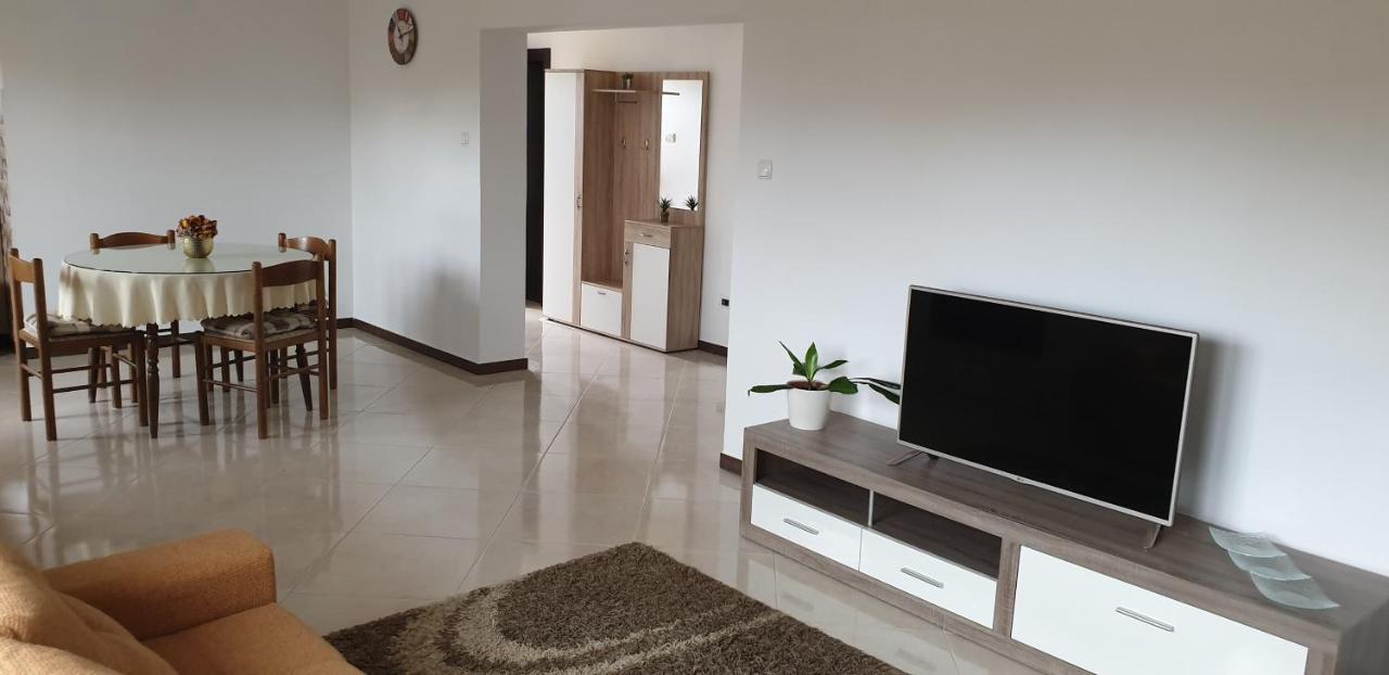 Apartman Lena Pula Bagian luar foto